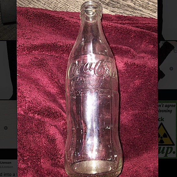 Vintage Cola Bottles, Fanta Bottle and 7up can - Picture 4 of 5
